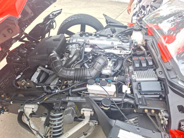 2015 Polaris Slingshot VIN 57XAAPFA2F5103076 COPART salvage auction — NORMAL WEAR, Mo - Cert Of Title-Prior Salvage (P), sold $5,500 on 2026-08-20 (photo 7)