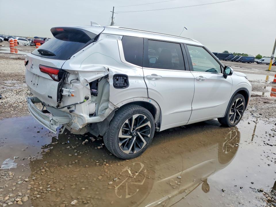 2022 Mitsubishi Outlander VIN JA4J3VA88NZ059405 COPART salvage auction — REAR END, TX - SALVAGE VEHICLE TITLE, sold $4,000 on 2026-07-30 (photo 3)