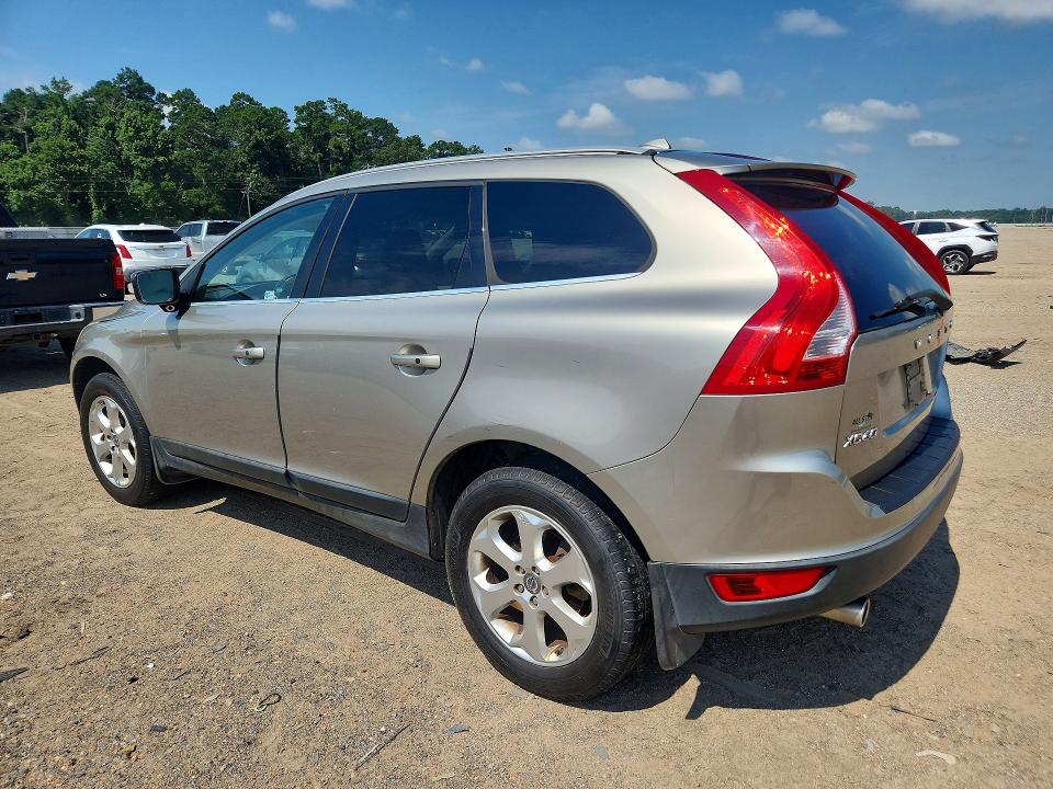 2013 Volvo VIN YV4952DL8D2409427 COPART salvage auction — FRONT END, La - Cert Of Title-Salvage, sold $125 on 2026-07-24 (photo 2)