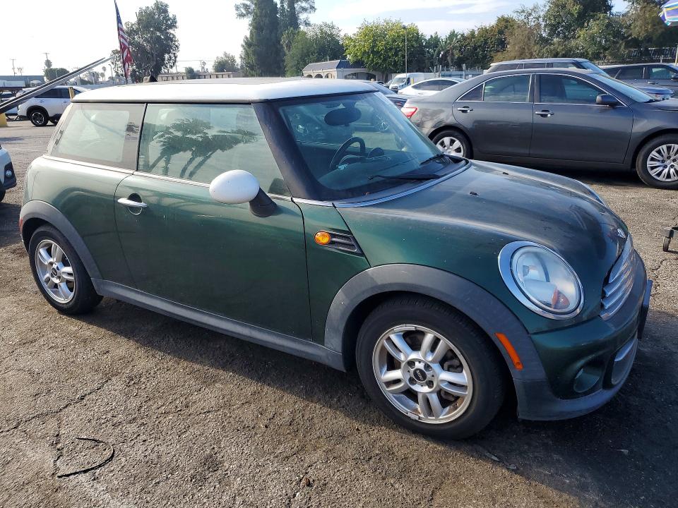 2011 Mini Cooper VIN WMWSU3C56BT098939 COPART salvage auction — MINOR DENT/SCRATCHES, CA - DIS/DLR/EXP APP FOR DUP CLEAN, sold $1,700 on 2026-07-28 (photo 4)