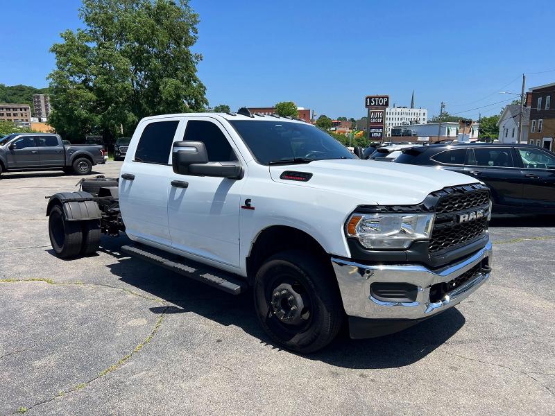 2023 Ram 3500 VIN 3C7WRTCLXPG513448 COPART salvage auction — MINOR DENT/SCRATCHES, Wv - Certificate Of Title (P), sold $13,100 on 2026-07-29 (photo 4)