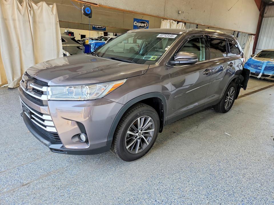 2019 Toyota Highlander VIN 5TDJZRFH7KS630044 — COPART salvage auction photo