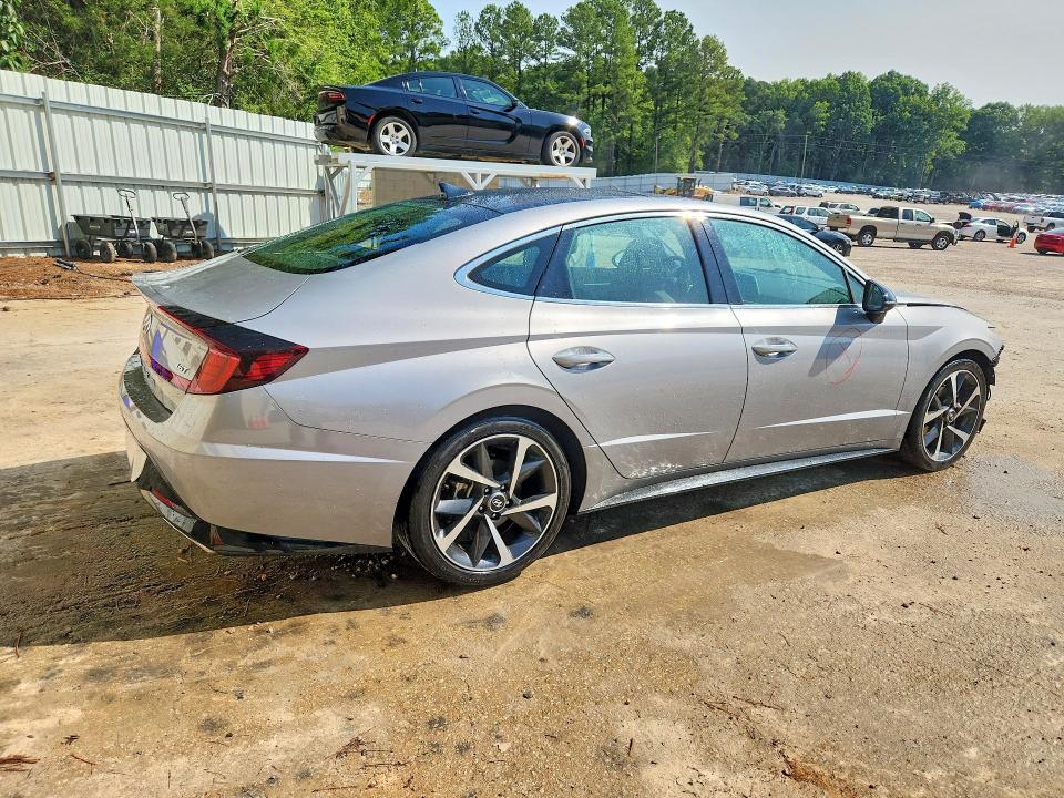 2023 Hyundai Sonata VIN KMHL44J2XPA280583 COPART salvage auction — FRONT END, IL - DEALER ONLY CLEAN TITLE, sold $350 on 2026-07-27 (photo 3)