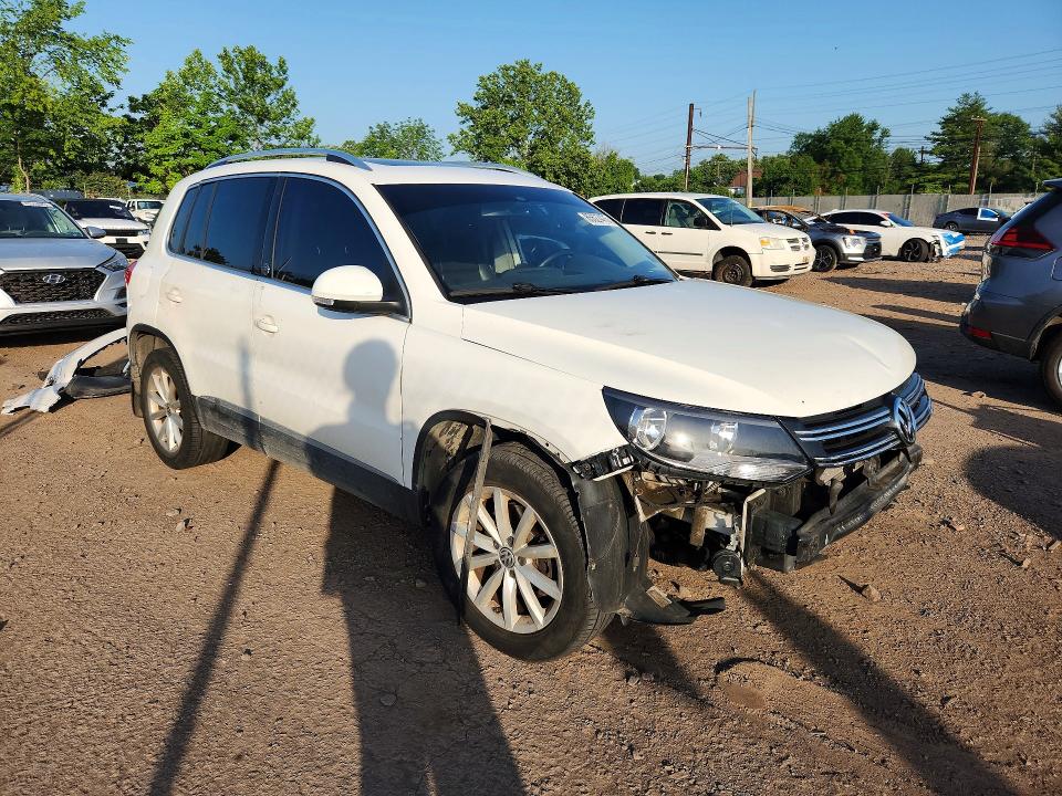2017 Volkswagen Tiguan VIN WVGSV7AX8HK005862 COPART salvage auction — FRONT END, Pa - Certificate Of Salvage, sold $1,400 on 2026-08-12 (photo 4)