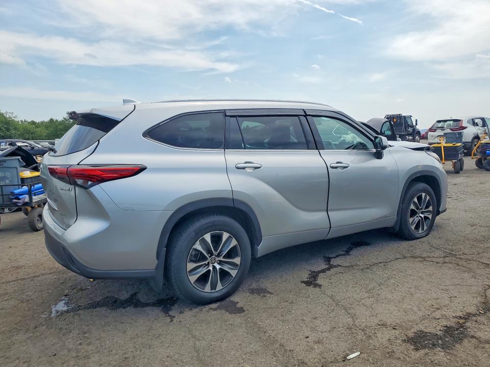 2022 Toyota Highlander VIN 5TDGBRCH5NS538843 COPART salvage auction — FRONT END, Pa - Certificate Of Salvage, sold $17,100 on 2026-08-21 (photo 3)