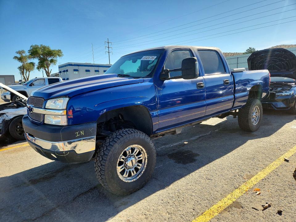 2004 Chevrolet Silverado 2500 VIN 1GCHK231X4F150004 — COPART salvage auction photo