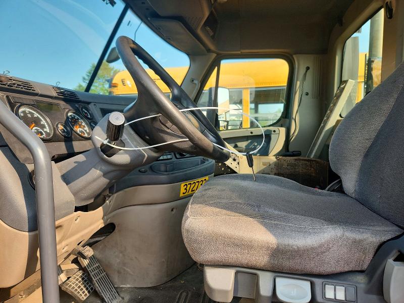 2018 Freightliner All other VIN 3AKBGADVXJSJL4561 COPART salvage auction — MINOR DENT/SCRATCHES, CT, sold $875 on 2026-07-31 (photo 7)