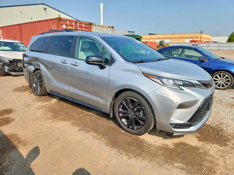 2021 Toyota Sienna VIN 5TDGRKEC7MS051923 COPART salvage auction — REAR END, ON - PERMIT NO BRAND - UNFIT, sold $16,650 on 2026-08-20 (photo 4)