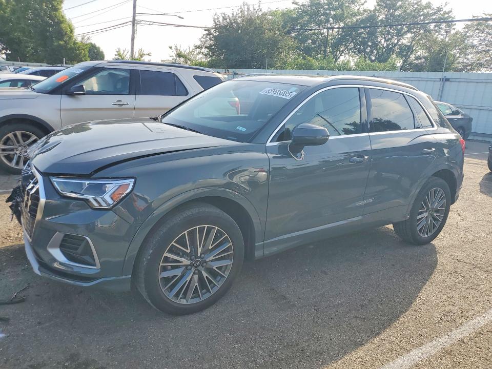 2022 Audi Q3 VIN WA1BUCF35N1137981 — COPART salvage auction photo