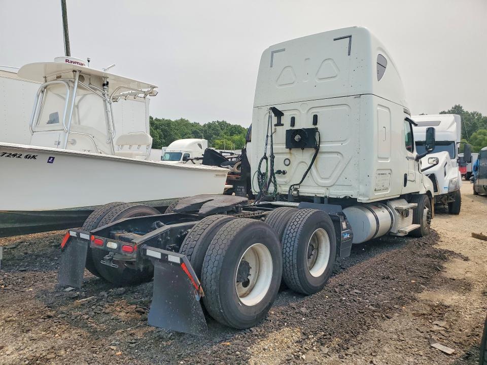 2019 Freightliner All other VIN 3AKJHHDR0KSKP0705 COPART salvage auction — MINOR DENT/SCRATCHES, CT, sold $3,450 on 2026-08-25 (photo 3)