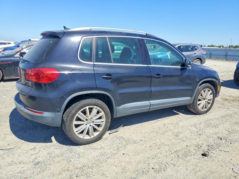 2015 Volkswagen Tiguan VIN WVGBV7AXXFW504555 COPART salvage auction — MINOR DENT/SCRATCHES, Ca - Dis/Dlr/Exp Only Clean Title, sold $1,350 on 2026-07-16 (photo 3)