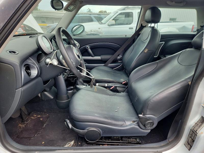 2004 Mini Cooper VIN WMWRC33434TJ62740 COPART salvage auction — MINOR DENT/SCRATCHES, CA - DIS/DLR/EXP ONLY CLEAN TITLE, sold $225 on 2026-07-20 (photo 7)