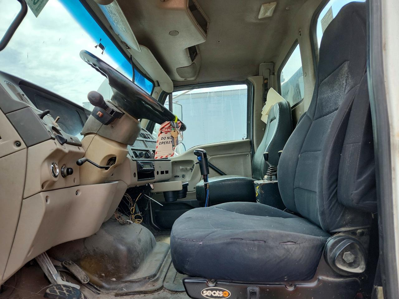 2006 VIN 2FZHAZCV26AV43961 COPART salvage auction — Minor Dent/Scratches, Cd - Non-Repairable, sold $3,050 on 2026-09-24 (photo 7)