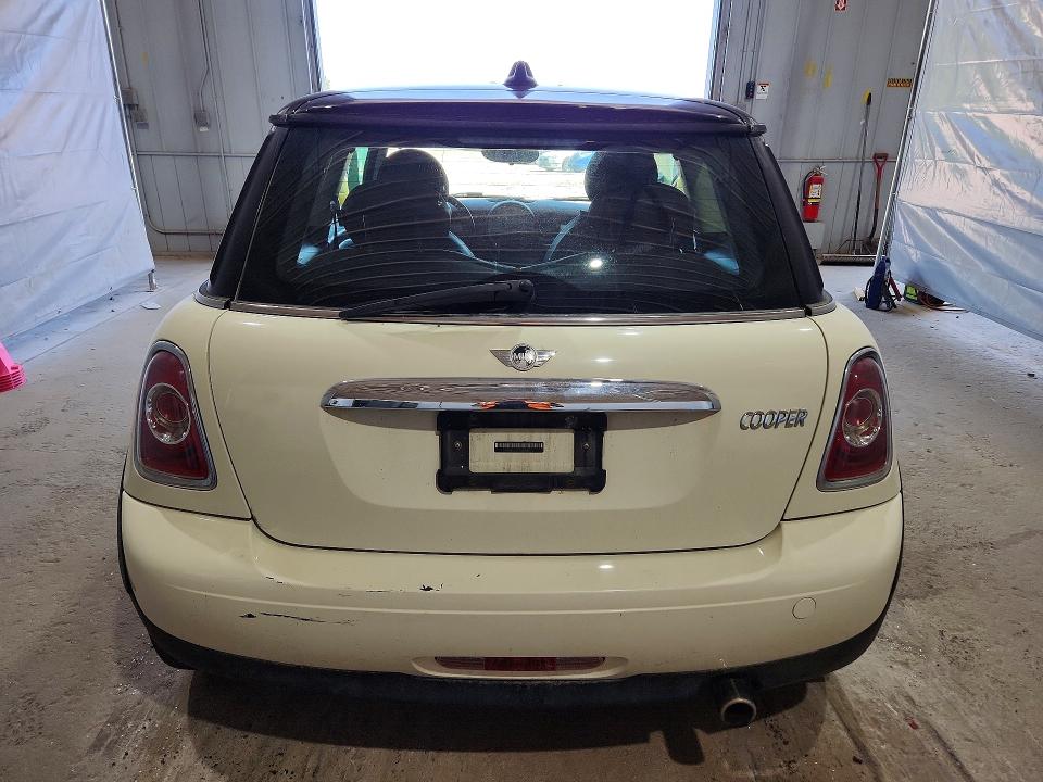 2013 Mini Cooper VIN WMWSU3C55DT680016 COPART salvage auction — NORMAL WEAR, Nh - Certificate Of Title, sold $225 on 2026-08-06 (photo 6)
