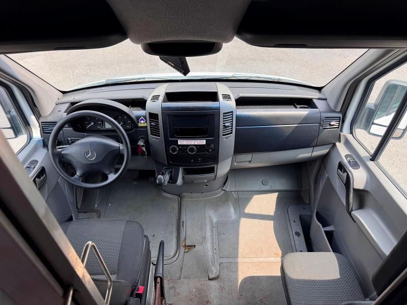 2011 Mercedes-benz Sprinter VIN WD3PE8CB0B5576599 COPART salvage auction — NORMAL WEAR, Ma - Certificate Of Title (P), sold $100 on 2026-08-03 (photo 9)