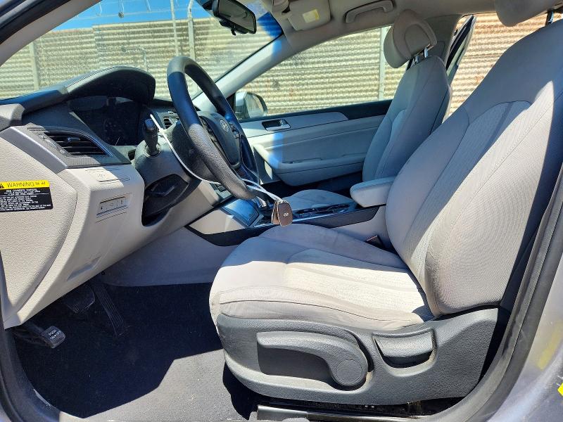 2016 Hyundai Sonata hybrid VIN KMHE24L10GA011804 COPART salvage auction — MINOR DENT/SCRATCHES, CA - DIS/DLR/EXP ONLY CLEAN TITLE, sold $700 on 2026-07-09 (photo 7)