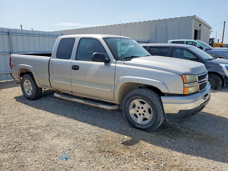 2006 Chevrolet Silverado VIN 1GCEK19B16Z177073 COPART salvage auction — HAIL, Ia - Cert Of Title-Salvage Title, sold $80 on 2026-07-29 (photo 4)