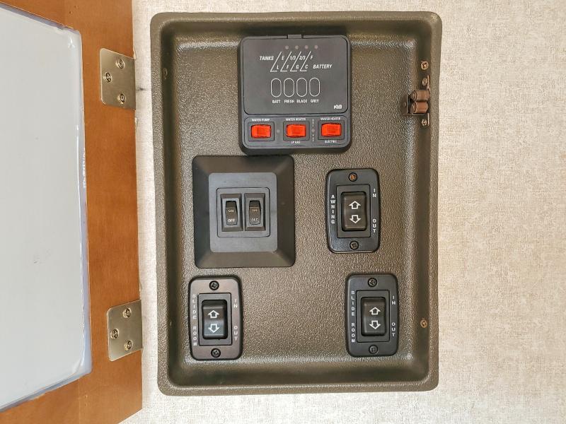 2017 Jayco Jay flight VIN 1UJBJ0BR4H1TN0111 COPART salvage auction — HAIL, MI - CERTIFICATE OF TITLE, sold $5,000 on 2026-09-02 (photo 8)