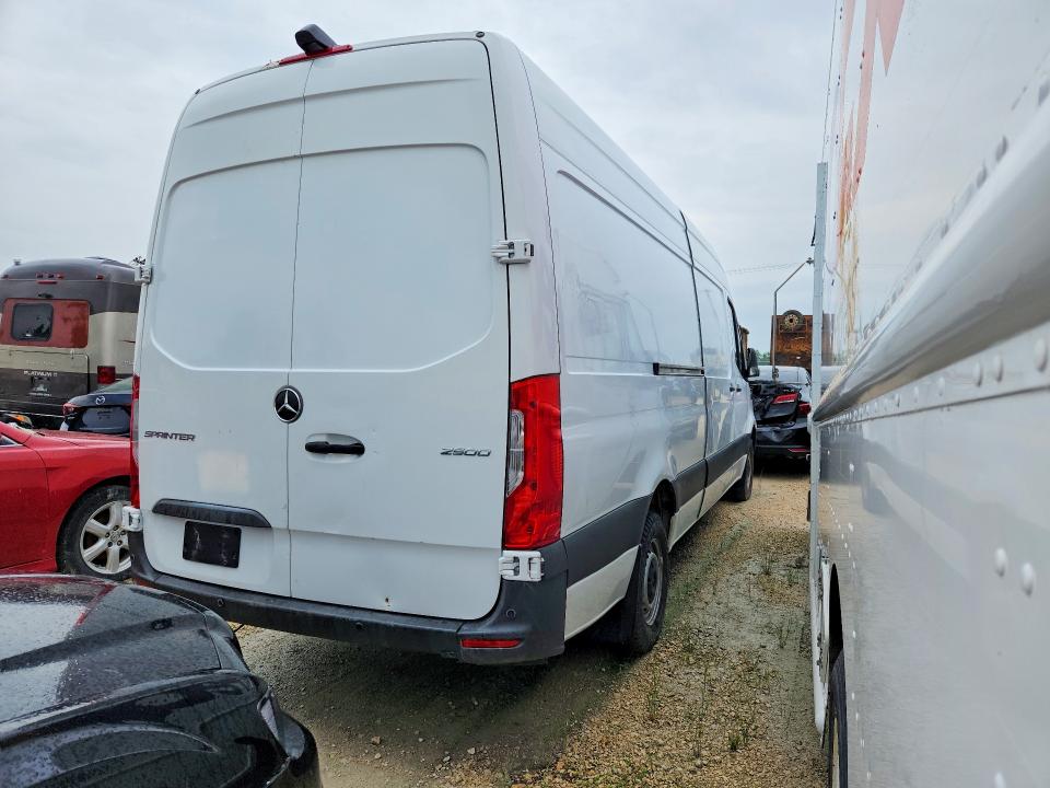 2023 Mercedes-benz Sprinter VIN W1Y4KCHY9PP541066 COPART salvage auction — SIDE, AB - BOS - ACTIVE, sold $8,500 on 2026-07-07 (photo 3)