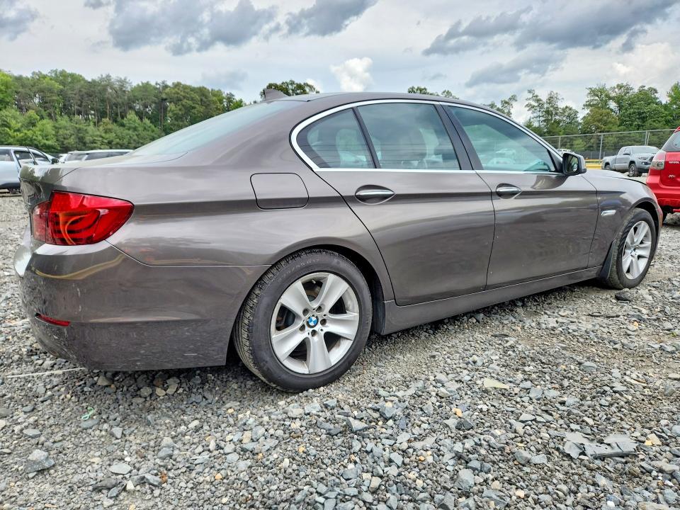 2011 BMW 5er VIN WBAFR1C50BC749120 COPART salvage auction — MINOR DENT/SCRATCHES, MD - CERTIFICATE OF TITLE, sold $275 on 2026-07-24 (photo 3)