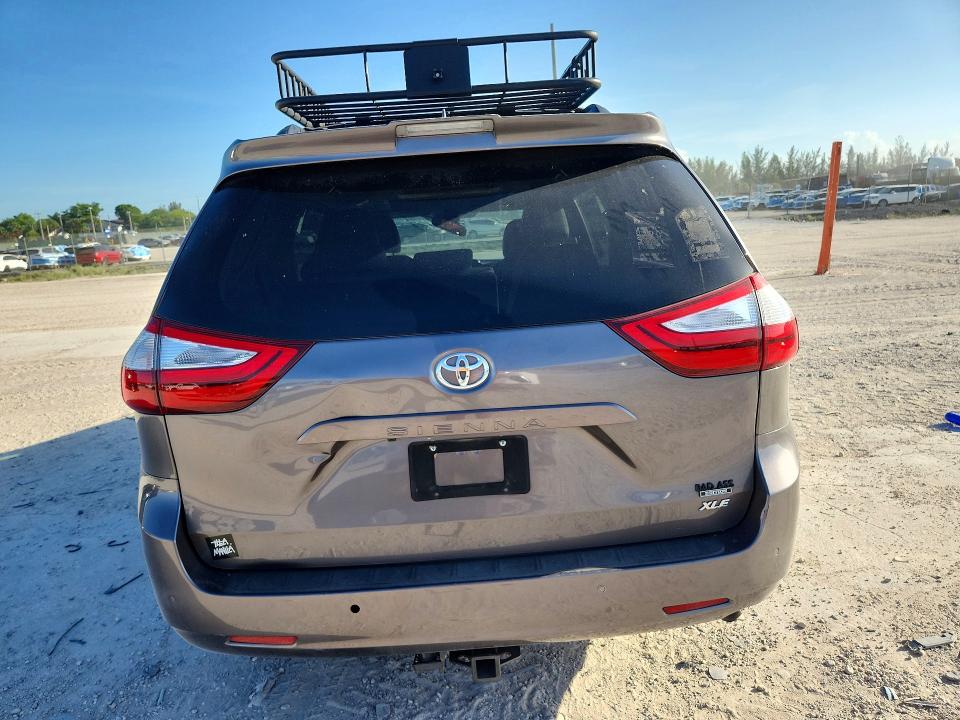 2018 Toyota Sienna VIN 5TDYZ3DC5JS914578 COPART salvage auction — NORMAL WEAR, Ca - Dis/Dlr/Exp Only Clean Title (P), sold $1,300 on 2026-07-28 (photo 6)