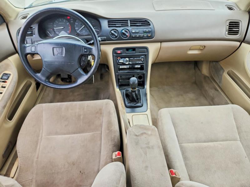 1994 Honda Accord VIN JHMCD5530RC046231 COPART salvage auction — MINOR DENT/SCRATCHES, MT - CERTIFICATE OF TITLE, sold $250 on 2026-07-21 (photo 8)