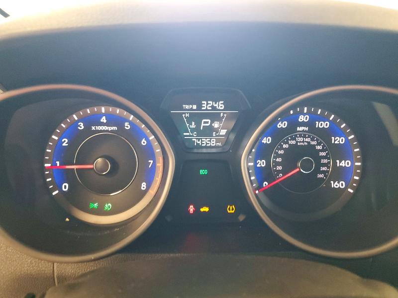 2015 Hyundai Elantra VIN KMHDH4AE8FU240096 COPART salvage auction — MINOR DENT/SCRATCHES, MN - CERT OF TITLE-PRIOR SALVAGE, sold $575 on 2026-07-23 (photo 9)