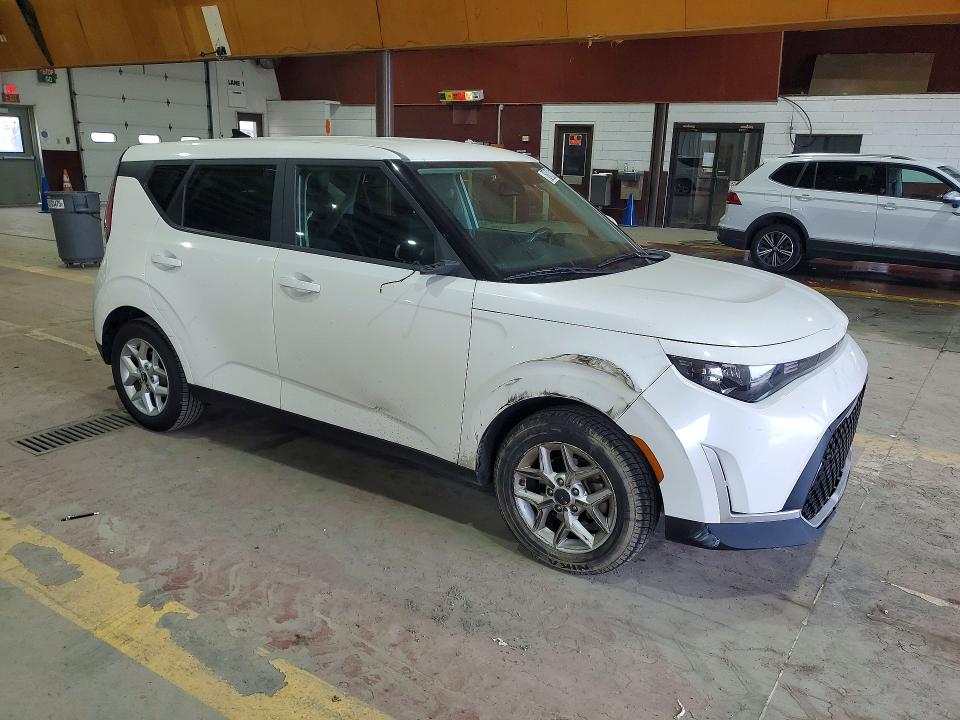 2023 Kia Soul VIN KNDJ23AU7P7861033 COPART salvage auction — FRONT END, MI - CERTIFICATE OF TITLE, sold $4,350 on 2026-07-27 (photo 4)