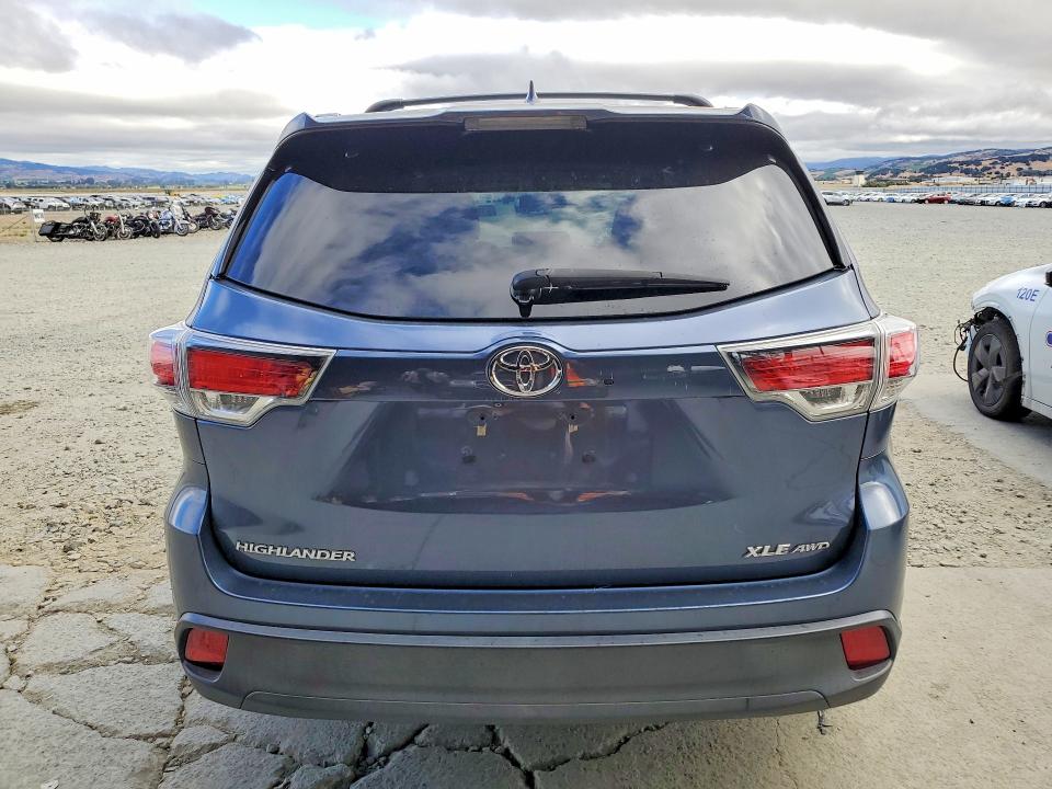 2015 Toyota Highlander VIN 5TDJKRFH9FS104122 COPART salvage auction — FRONT END, Salvage Title, sold $200 on 2026-07-30 (photo 6)