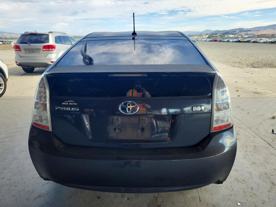 2010 Toyota Prius v VIN JTDKN3DU4A0062625 COPART salvage auction — MINOR DENT/SCRATCHES, Ca - Dis/Dlr/Exp Only Clean Title, sold $925 on 2026-07-23 (photo 6)