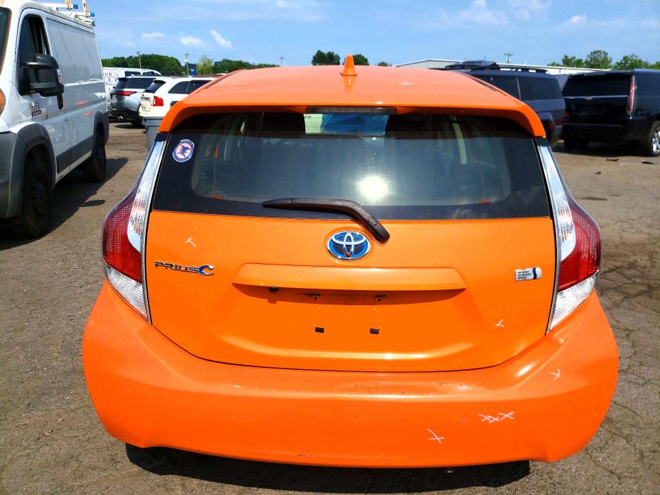 2015 Toyota Prius c VIN JTDKDTB35F1114049 COPART salvage auction — FRONT END, CT - CERT OF TITLE-SALVAGE, sold $2,000 on 2026-07-17 (photo 6)
