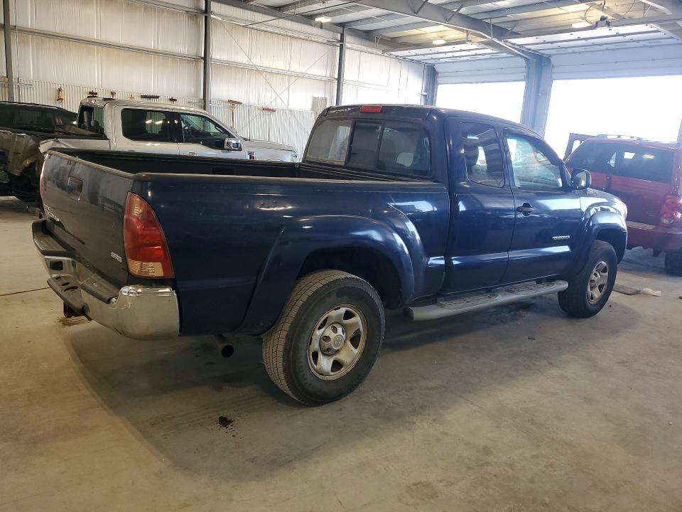 2006 Toyota Tacoma VIN 5TEUX42N46Z181867 COPART salvage auction — MINOR DENT/SCRATCHES, SD - CERTIFICATE OF TITLE, sold $2,250 on 2026-07-21 (photo 3)