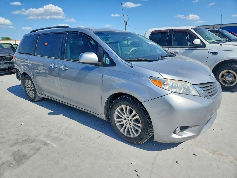 2013 Toyota VIN 5TDYK3DC5DS389627 COPART salvage auction — REAR END, Tx - Salvage Vehicle Title, sold $350 on 2026-07-21 (photo 4)