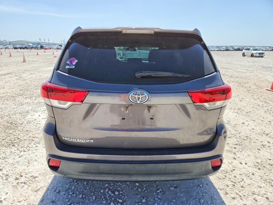 2019 Toyota Highlander VIN 5TDZZRFH0KS296281 COPART salvage auction — MINOR DENT/SCRATCHES, Tx - Certificate Of Title (P), sold $2,500 on 2026-08-13 (photo 6)