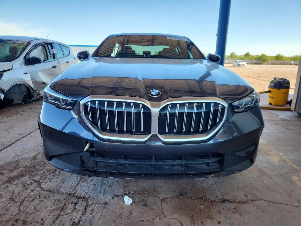 2025 BMW 5er VIN WBA43FJ00SCU33424 COPART salvage auction — SIDE, Az - Cert Of Title - Salvage, sold $175 on 2026-07-30 (photo 5)