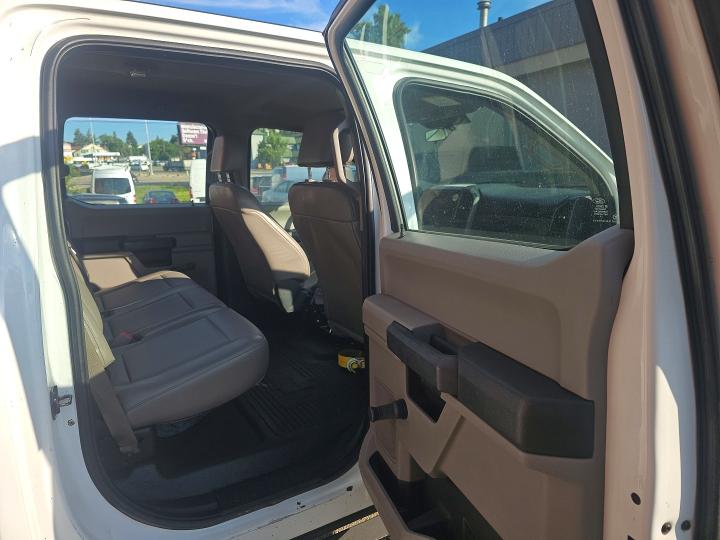 2017 Ford F350 VIN 1FT8W3B60HED95980 COPART salvage auction — MINOR DENT/SCRATCHES, Ab - Bos - Active, sold $7,500 on 2026-07-28 (photo 6)