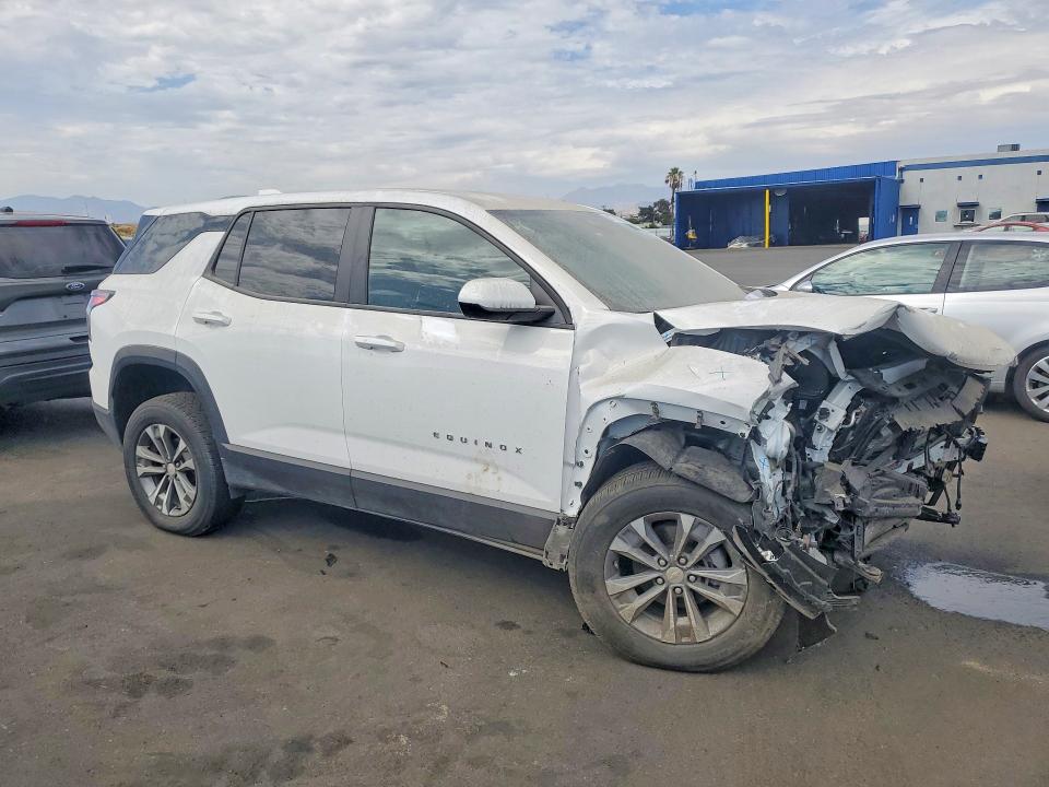 2026 Chevrolet Equinox VIN 3GNAXHEG5TL209091 COPART salvage auction — FRONT END, Az - Dis/Dlr/Exp Only Clean Title, sold $3,200 on 2026-07-29 (photo 4)