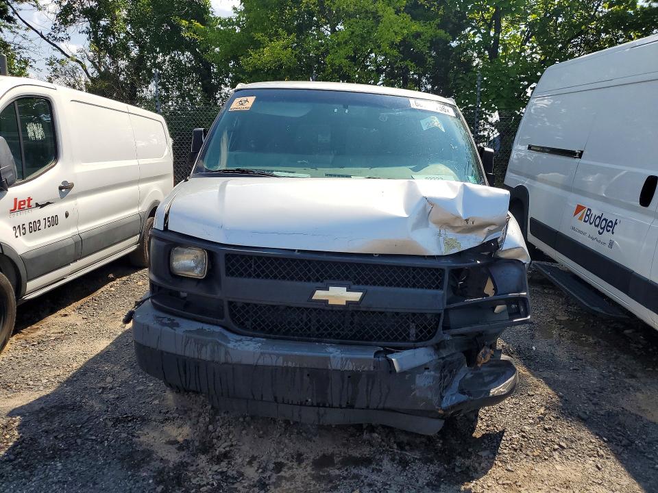 2015 Chevrolet VIN 1GAWGPFG6F1282188 COPART salvage auction — FRONT END, Pa - Certificate Of Salvage, sold $1,900 on 2026-08-03 (photo 5)