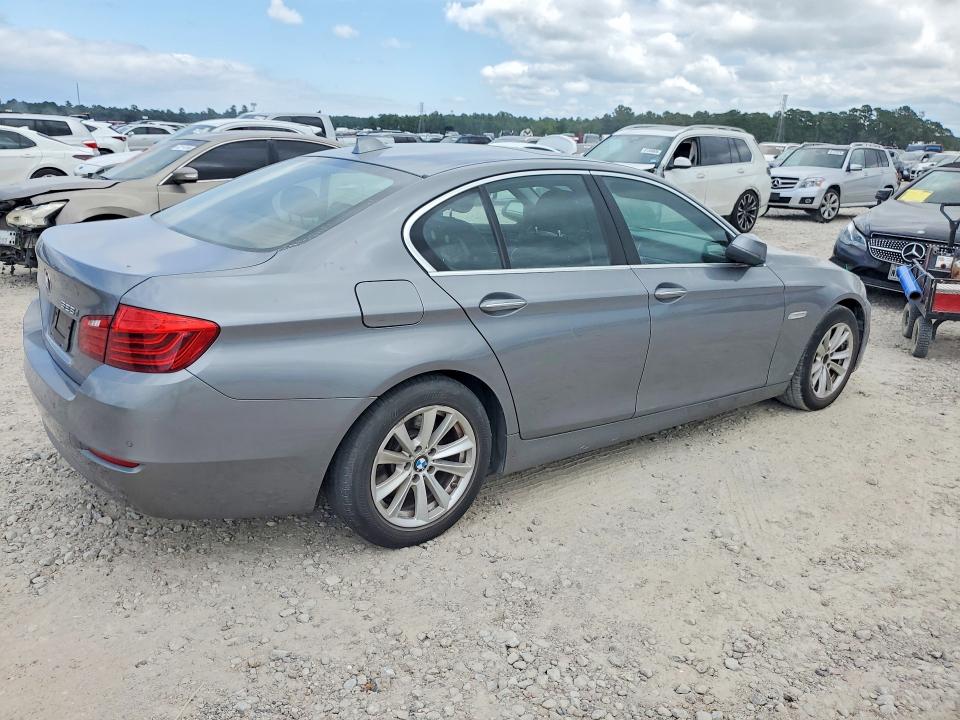 2014 BMW 5 series VIN WBA5A5C55ED509098 COPART salvage auction — NORMAL WEAR, Salvage Title, sold $650 on 2026-08-21 (photo 3)