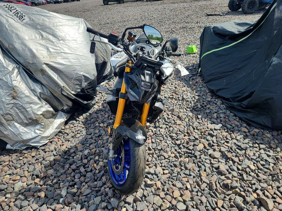2026 Yamaha Mt VIN JYARN95E5TA004167 COPART salvage auction — FRONT END, Salvage Title, sold $8,000 on 2026-09-04 (photo 2)