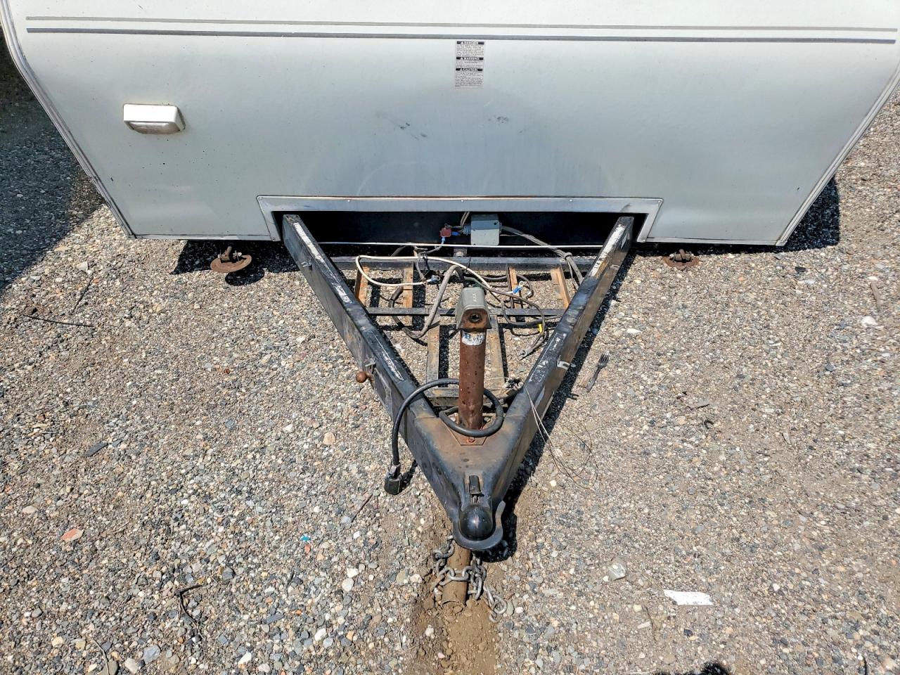 2004 Keystone rv Outback VIN 4YDT26R214G907171 COPART salvage auction — Side, MT - CERTIFICATE OF TITLE TOTALED, sold $199 on 2026-09-18 (photo 7)