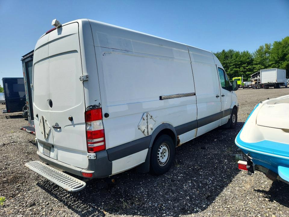 2012 Mercedes-benz Sprinter VIN WD3PE8CB2C5699984 COPART salvage auction — NORMAL WEAR, NJ - CERTIFICATE OF TITLE, sold $350 on 2026-07-16 (photo 3)
