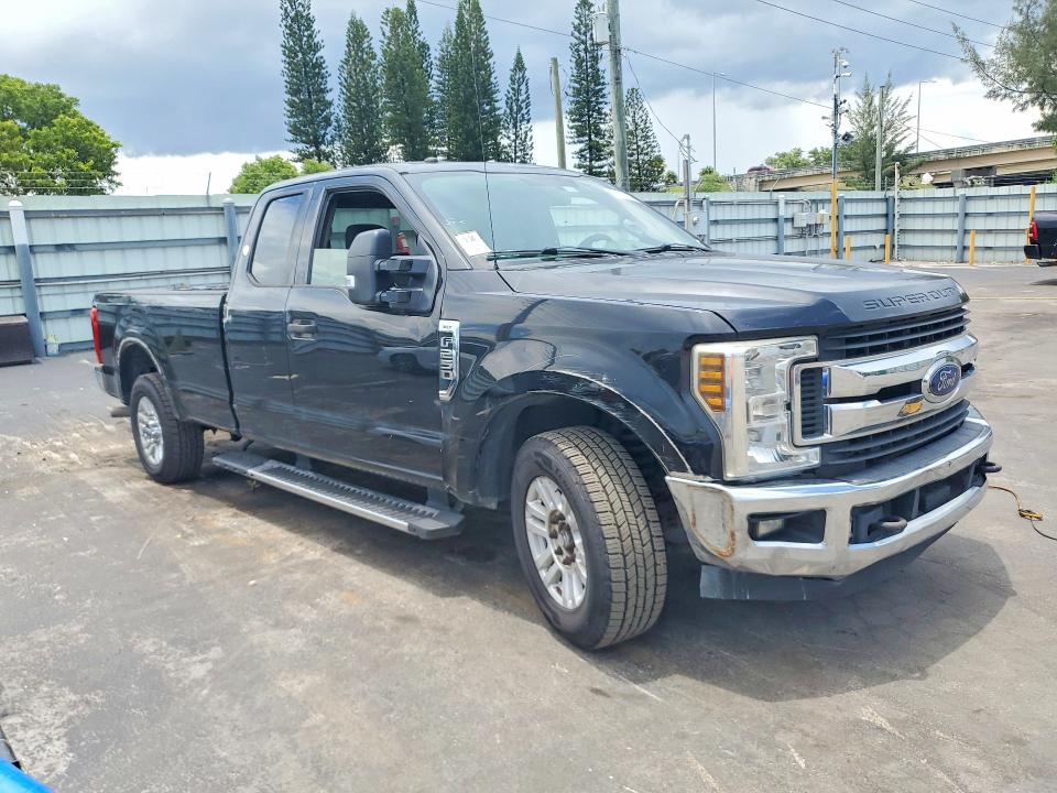 2019 Ford F-250 super duty VIN 1FT7X2A69KEE18474 COPART salvage auction — MINOR DENT/SCRATCHES, Fl - Certificate Of Title (P), sold $8,900 on 2026-08-31 (photo 4)