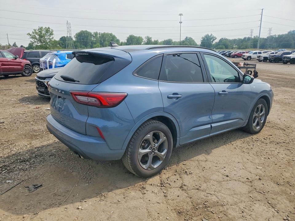2023 Ford Escape VIN 1FMCU0MN8PUA08191 COPART salvage auction — FRONT END, MI - DEALER ONLY CLEAN TITLE, sold $8,300 on 2026-08-21 (photo 3)