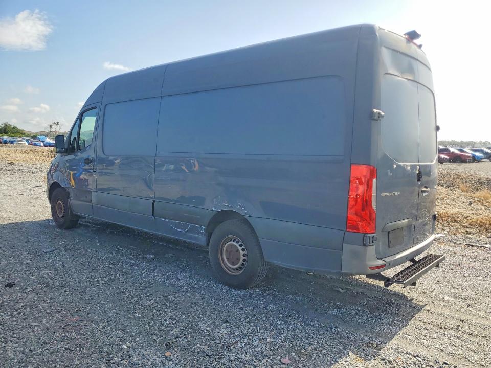 2019 Mercedes-benz Sprinter VIN WD4PF1CD4KP147682 COPART salvage auction — MECHANICAL, FL - CERTIFICATE OF TITLE (P), sold $3,100 on 2026-07-27 (photo 2)