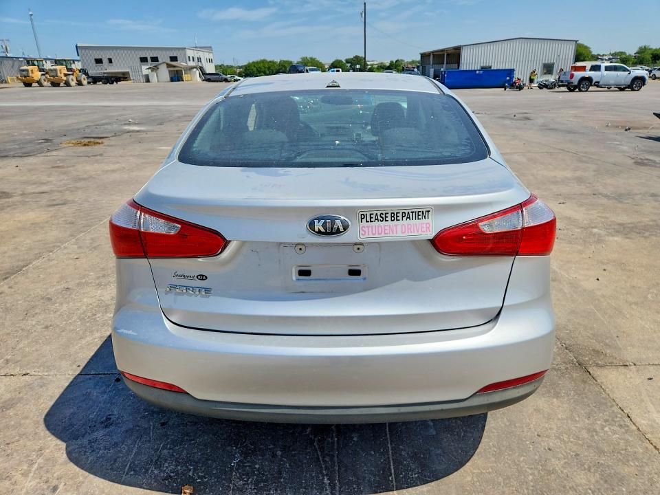 2015 Kia Forte VIN KNAFX4A68F5259182 COPART salvage auction — FRONT END, Tx - Salvage Vehicle Title, sold $150 on 2026-07-27 (photo 6)