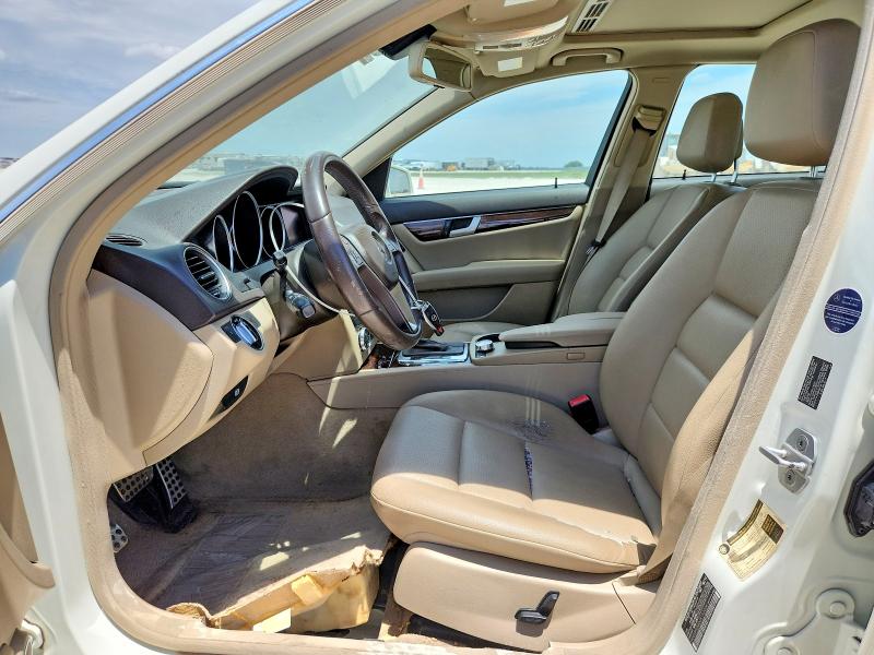 2012 Mercedes-benz C-klasse VIN WDDGF8BB0CR192004 COPART salvage auction — WATER/FLOOD, Salvage Title, sold $1,650 on 2026-08-13 (photo 7)