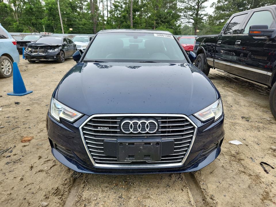 2018 Audi VIN WAUUPBFF5JA063432 COPART salvage auction — MINOR DENT/SCRATCHES, Md - Certificate Of Title, sold $3,550 on 2026-07-14 (photo 5)
