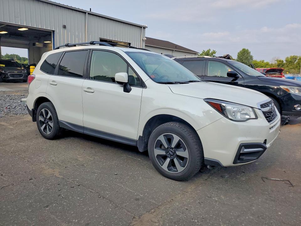 2017 Subaru Forester VIN JF2SJAGCXHH560747 COPART salvage auction — HAIL, Mn - Cert Of Title-Salvage, sold $575 on 2026-07-30 (photo 4)