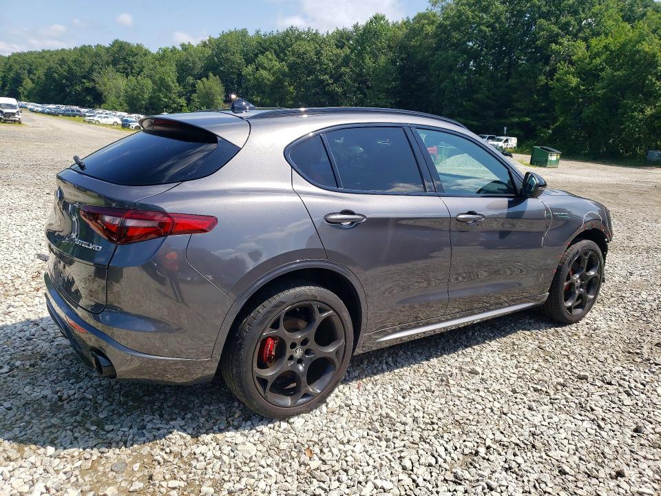 2022 Alfa romeo Stelvio VIN ZASPAKBNXN7D44389 COPART salvage auction — FRONT END, MA - CERT OF TITLE-SALVAGE (P), sold $9,300 on 2026-07-30 (photo 3)
